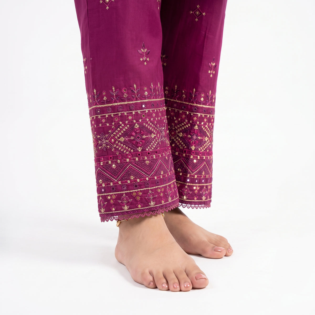 Magenta Wine Embroidered Stitched 3-Piece Slub Cotton Suit | Zeb-e-Kainat
